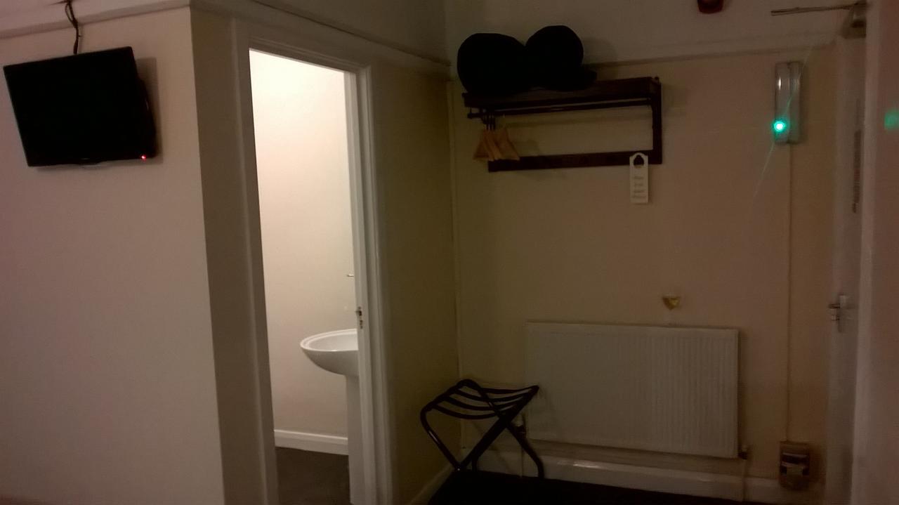 Upton Arms Hotel Pontefract Eksteriør billede
