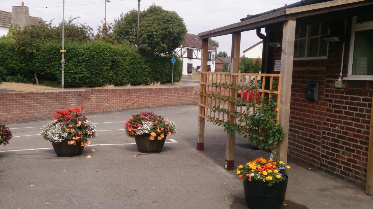 Upton Arms Hotel Pontefract Eksteriør billede